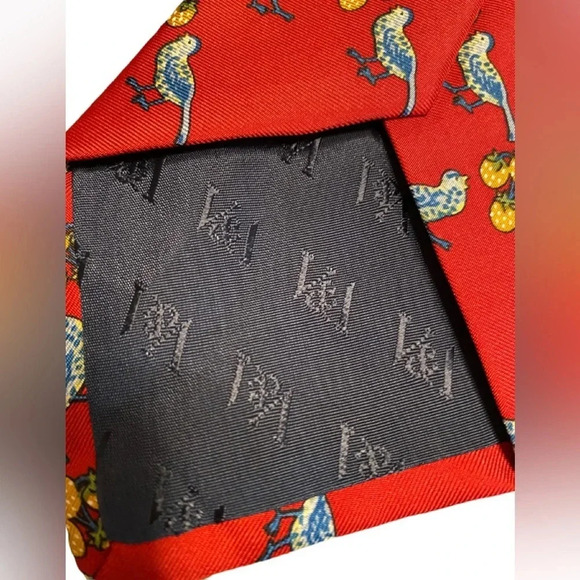 V&A Victor & Albert Museum Red Tie - Picture 4 of 5